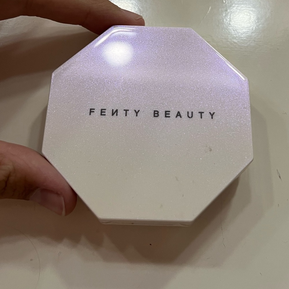 Fenty highlighter